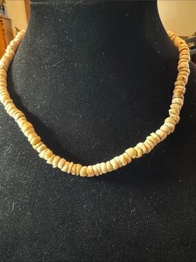Vintage Source Unknown Cream-Tan Shells Necklace - Women Jewelry